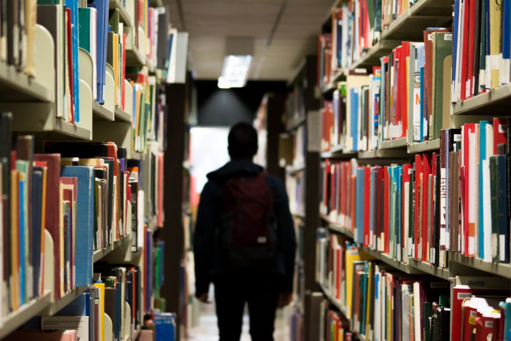 4 Thing To Consider Before Choosing Grad School